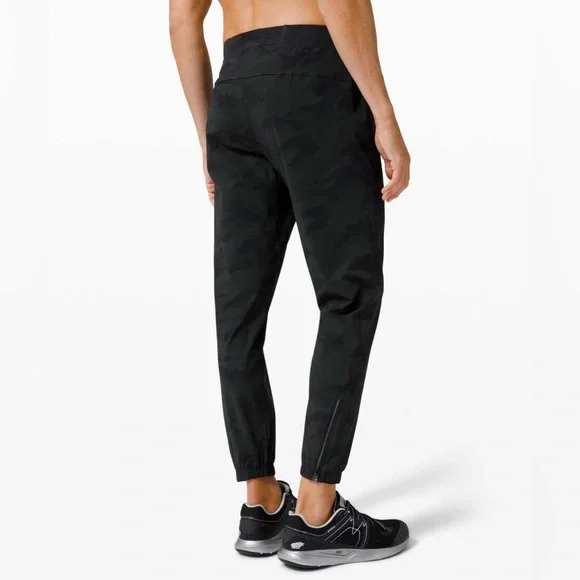 Lululemon Surge Jogger 29”